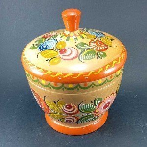 Bombonera rusa de madera decorada con esmaltes de dibujos florales