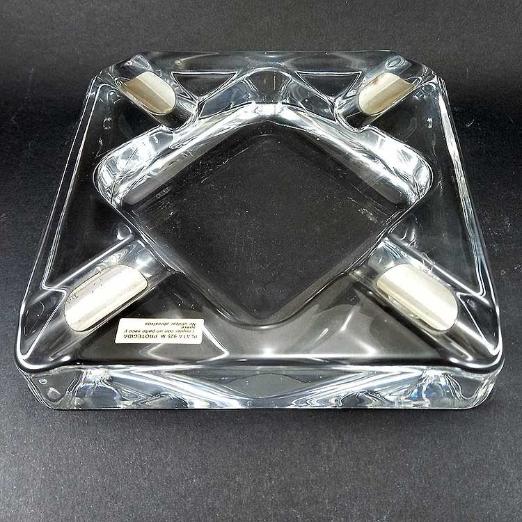 Cenicero de cristal transparente con apoyos en plata de ley, 925 mls.