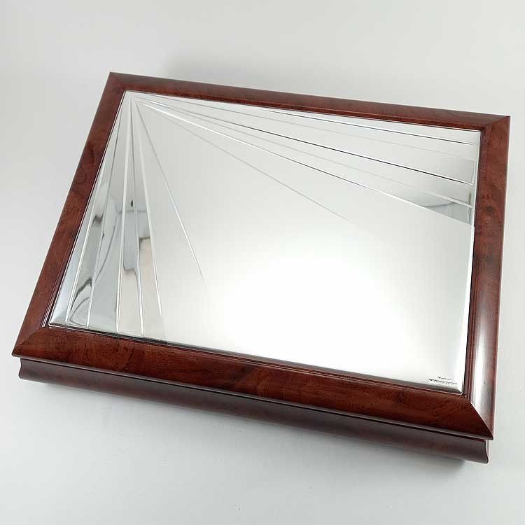 Caja con espacio superior para grabar. Madera y plata. Personalizada.