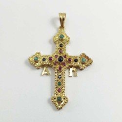 Cruz de la Victoria en oro de ley 18k con esmeraldas, zafiros y rubies
