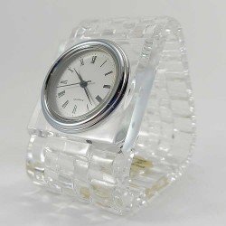 Reloj pequeño en triángulo de vidrio de plomo tallado