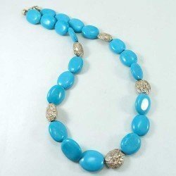 Collar de piedras naturales de magnesita con plata de ley, 925 mls.