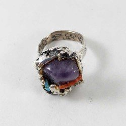 Anillo de plata 925 con piedras naturales: amatista, turquesa y coral
