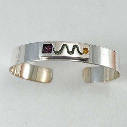 Pulsera rígida abierta de mujer en plata 925 mls. con dibujo esmaltado