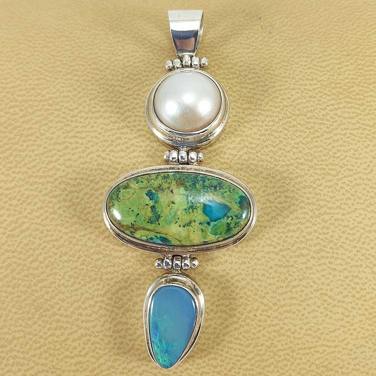 Colgante alargado de señora en plata de ley con piedras naturales
